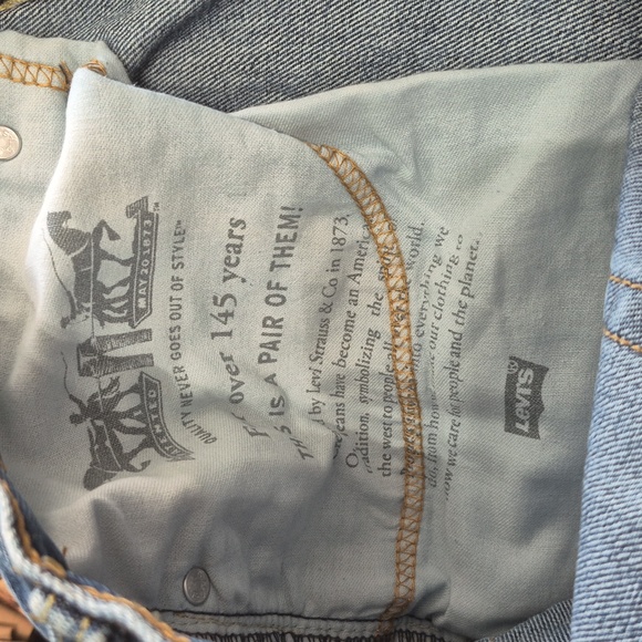 Levi's 550 Relaxed Fit Dark Blue Jeans. 34x30 - Picture 2 of 3